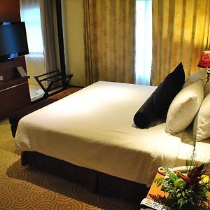 Premier King Suite